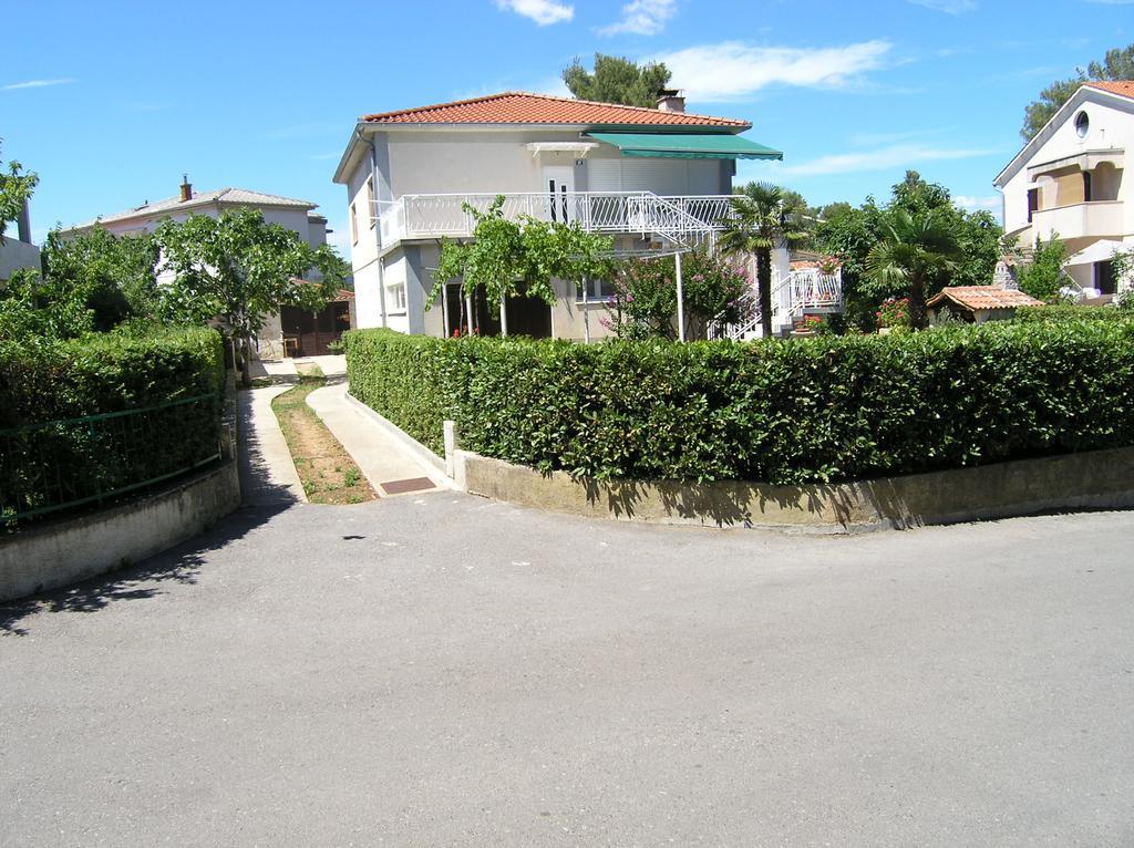Apartman Vera Krk Town Exterior photo