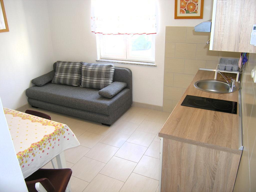 Apartman Vera Krk Town Exterior photo