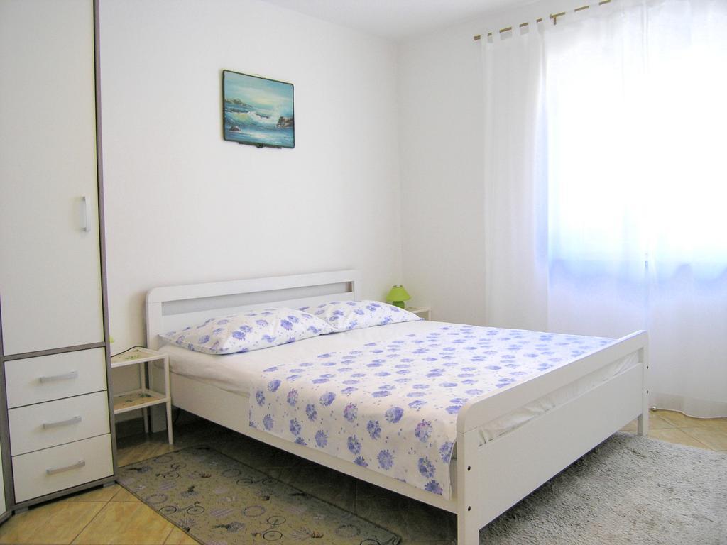 Apartman Vera Krk Town Exterior photo