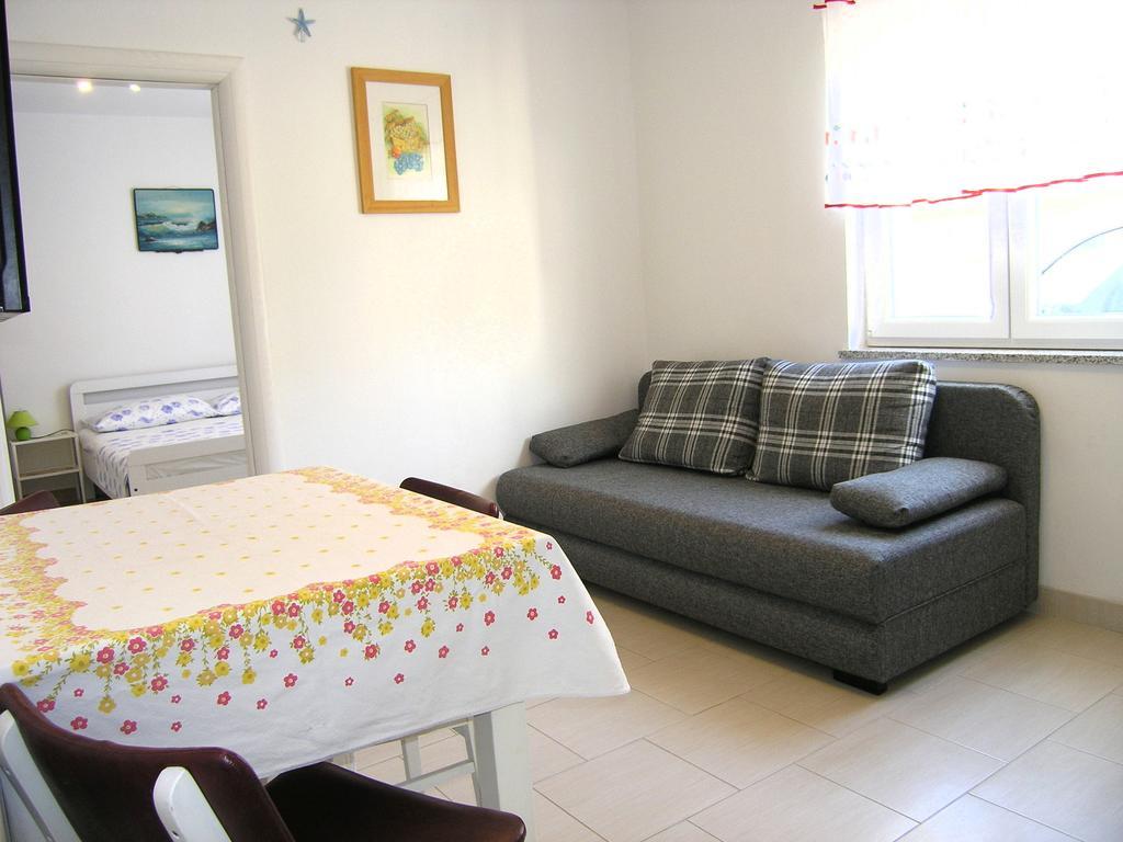 Apartman Vera Krk Town Exterior photo